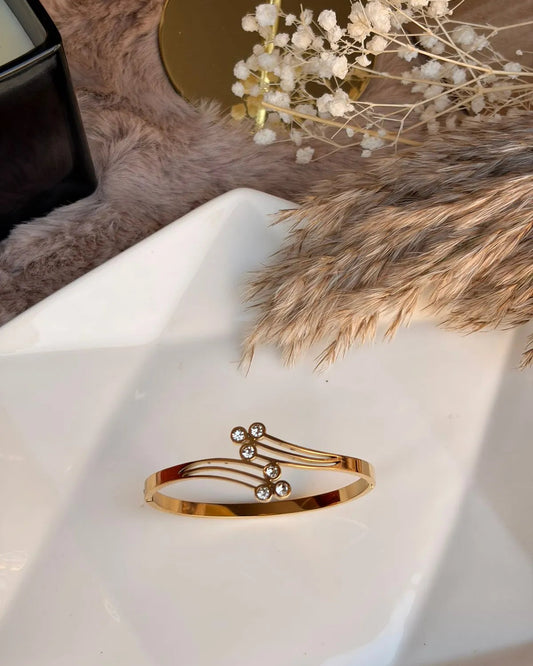 Minimal Lock Type Bangle