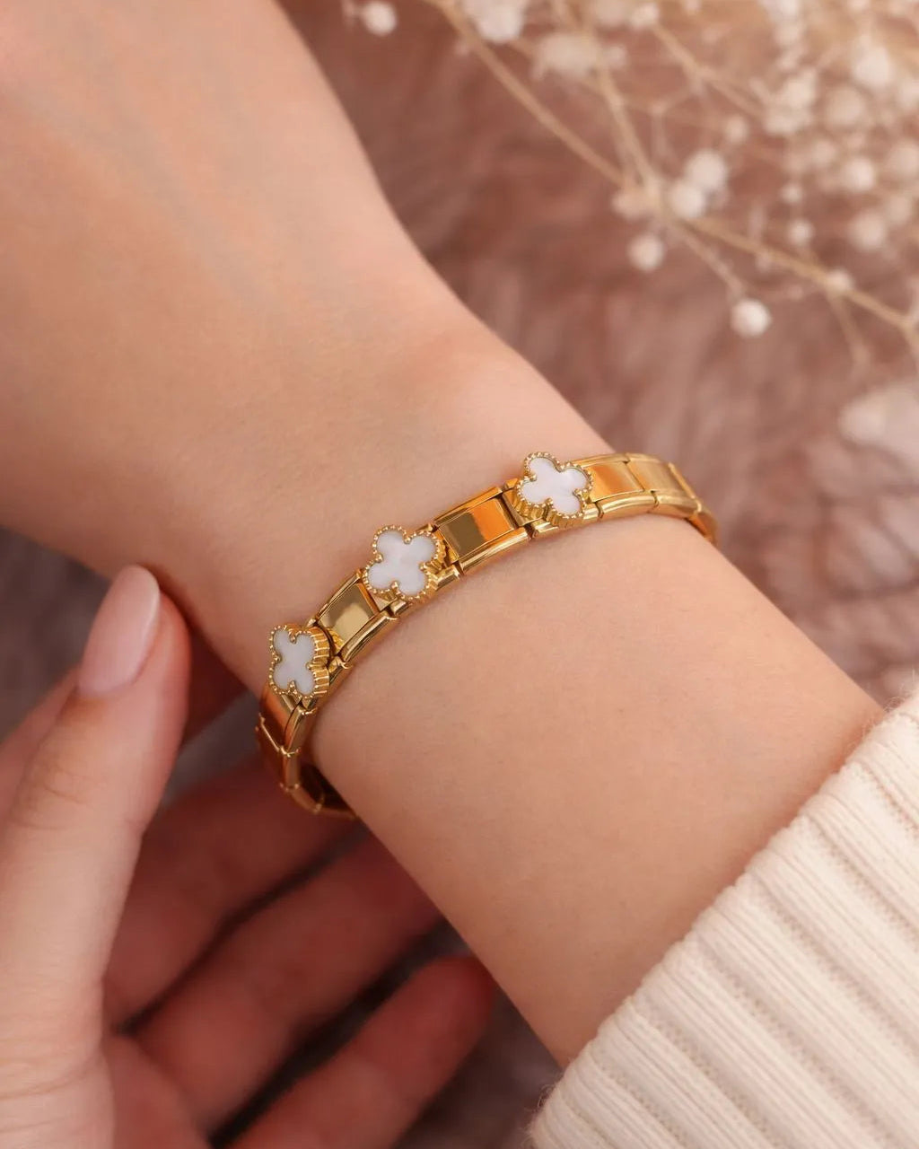 Elastic Band Type Bangle