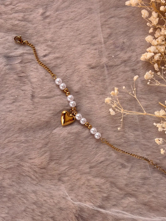 Elegant Pearl Heart bracelet