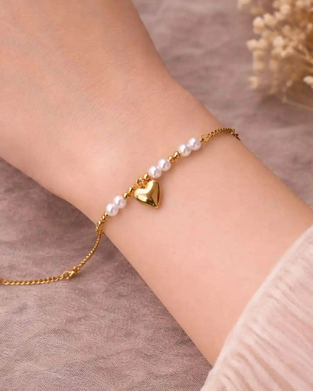 Elegant Pearl Heart bracelet