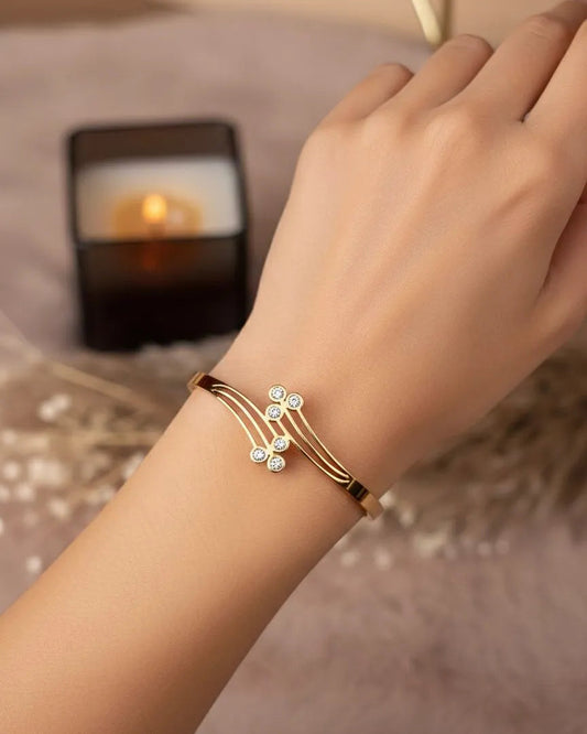 Minimal Lock Type Bangle