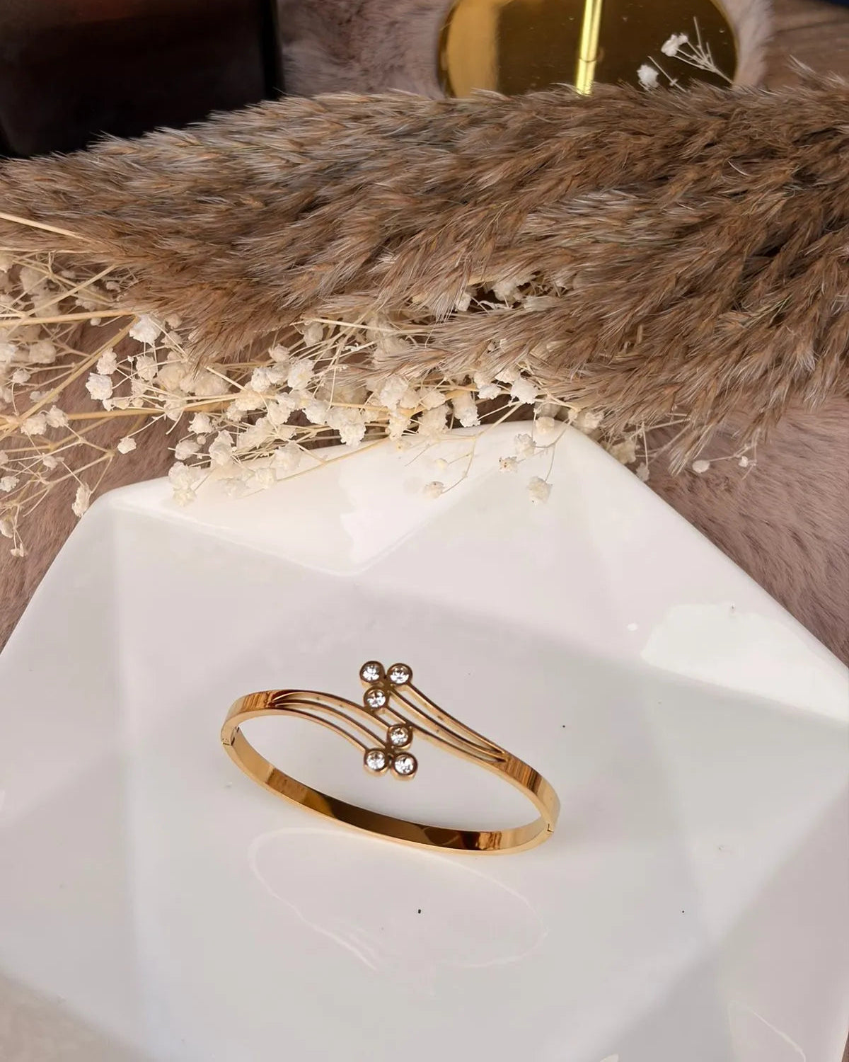 Minimal Lock Type Bangle