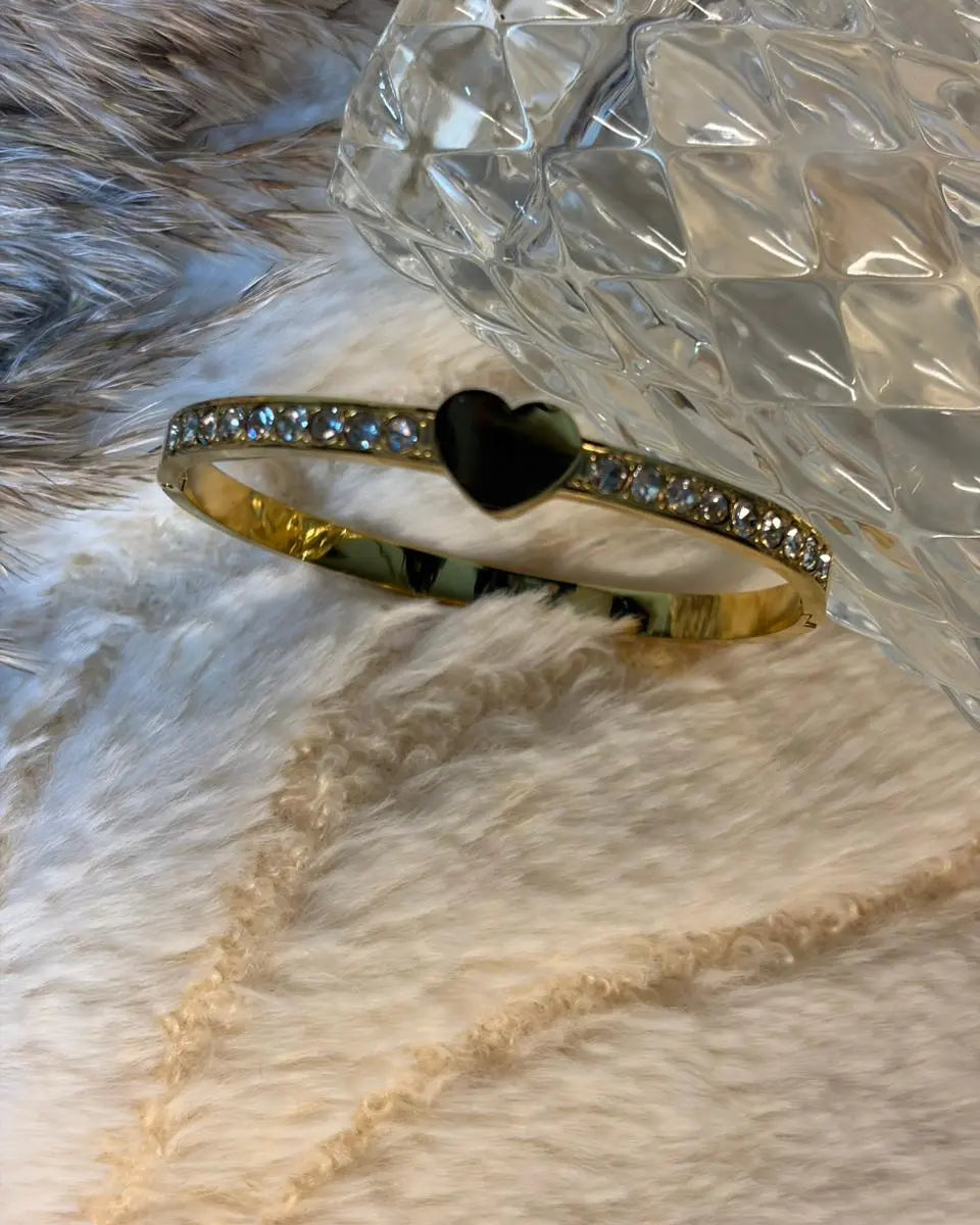 Minimal Lock Type Bangle